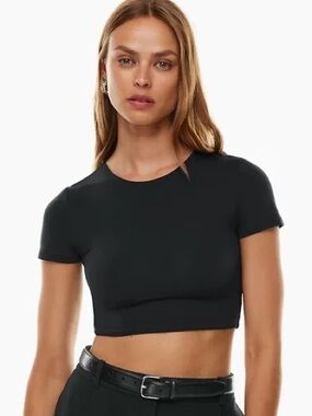 Aritzia Contour Cropped Crew Tee Size S